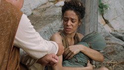 extant_GameOfThrones_6x01-TheRedWoman_3088