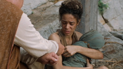 extant_GameOfThrones_6x01-TheRedWoman_3089