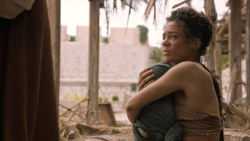 extant_GameOfThrones_6x01-TheRedWoman_3105