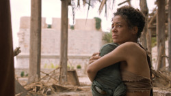 extant_GameOfThrones_6x01-TheRedWoman_3106