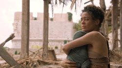 extant_GameOfThrones_6x01-TheRedWoman_3107