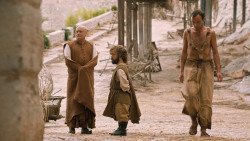 extant_GameOfThrones_6x01-TheRedWoman_3154
