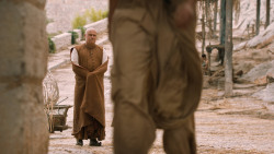 extant_GameOfThrones_6x01-TheRedWoman_3161