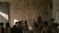 extant_GameOfThrones_6x01-TheRedWoman_3177