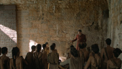 extant_GameOfThrones_6x01-TheRedWoman_3178