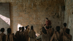 extant_GameOfThrones_6x01-TheRedWoman_3182