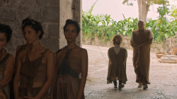 extant_GameOfThrones_6x01-TheRedWoman_3183