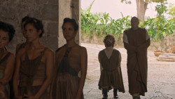 extant_GameOfThrones_6x01-TheRedWoman_3191