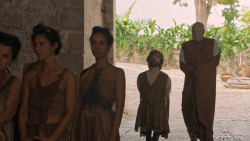 extant_GameOfThrones_6x01-TheRedWoman_3193