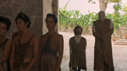 extant_GameOfThrones_6x01-TheRedWoman_3194