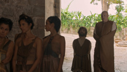 extant_GameOfThrones_6x01-TheRedWoman_3197
