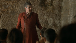 extant_GameOfThrones_6x01-TheRedWoman_3199