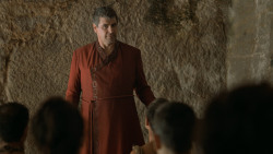extant_GameOfThrones_6x01-TheRedWoman_3201