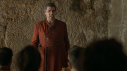 extant_GameOfThrones_6x01-TheRedWoman_3204