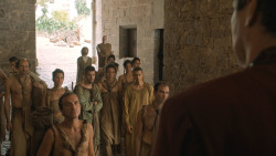 extant_GameOfThrones_6x01-TheRedWoman_3213