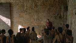 extant_GameOfThrones_6x01-TheRedWoman_3214
