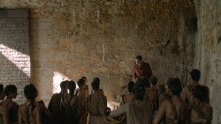 extant_GameOfThrones_6x01-TheRedWoman_3215