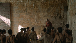 extant_GameOfThrones_6x01-TheRedWoman_3216