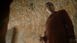 extant_GameOfThrones_6x01-TheRedWoman_3224