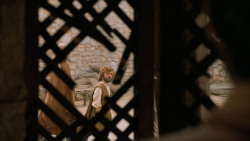 extant_GameOfThrones_6x01-TheRedWoman_3254