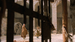 extant_GameOfThrones_6x01-TheRedWoman_3278
