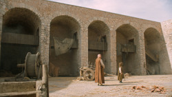 extant_GameOfThrones_6x01-TheRedWoman_3294