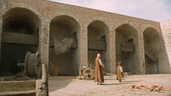extant_GameOfThrones_6x01-TheRedWoman_3295
