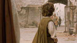 extant_GameOfThrones_6x01-TheRedWoman_3304