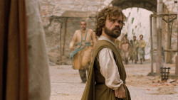 extant_GameOfThrones_6x01-TheRedWoman_3307