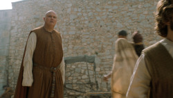 extant_GameOfThrones_6x01-TheRedWoman_3317