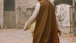extant_GameOfThrones_6x01-TheRedWoman_3321