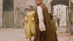 extant_GameOfThrones_6x01-TheRedWoman_3322