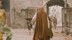 extant_GameOfThrones_6x01-TheRedWoman_3325