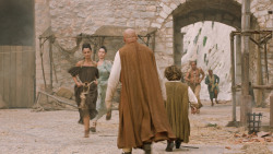 extant_GameOfThrones_6x01-TheRedWoman_3326