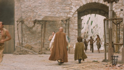 extant_GameOfThrones_6x01-TheRedWoman_3331