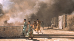 extant_GameOfThrones_6x01-TheRedWoman_3350