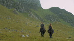 extant_GameOfThrones_6x01-TheRedWoman_3442