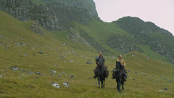 extant_GameOfThrones_6x01-TheRedWoman_3443