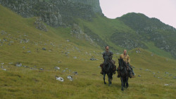 extant_GameOfThrones_6x01-TheRedWoman_3446