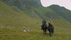 extant_GameOfThrones_6x01-TheRedWoman_3447