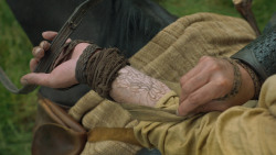 extant_GameOfThrones_6x01-TheRedWoman_3540