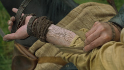 extant_GameOfThrones_6x01-TheRedWoman_3543