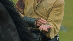 extant_GameOfThrones_6x01-TheRedWoman_3545