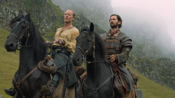 extant_GameOfThrones_6x01-TheRedWoman_3572
