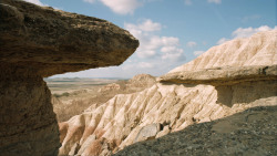 extant_GameOfThrones_6x01-TheRedWoman_3690
