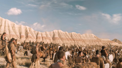 extant_GameOfThrones_6x01-TheRedWoman_3700