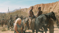 extant_GameOfThrones_6x01-TheRedWoman_3728