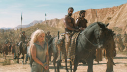 extant_GameOfThrones_6x01-TheRedWoman_3730