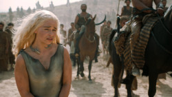 extant_GameOfThrones_6x01-TheRedWoman_3737