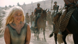 extant_GameOfThrones_6x01-TheRedWoman_3739